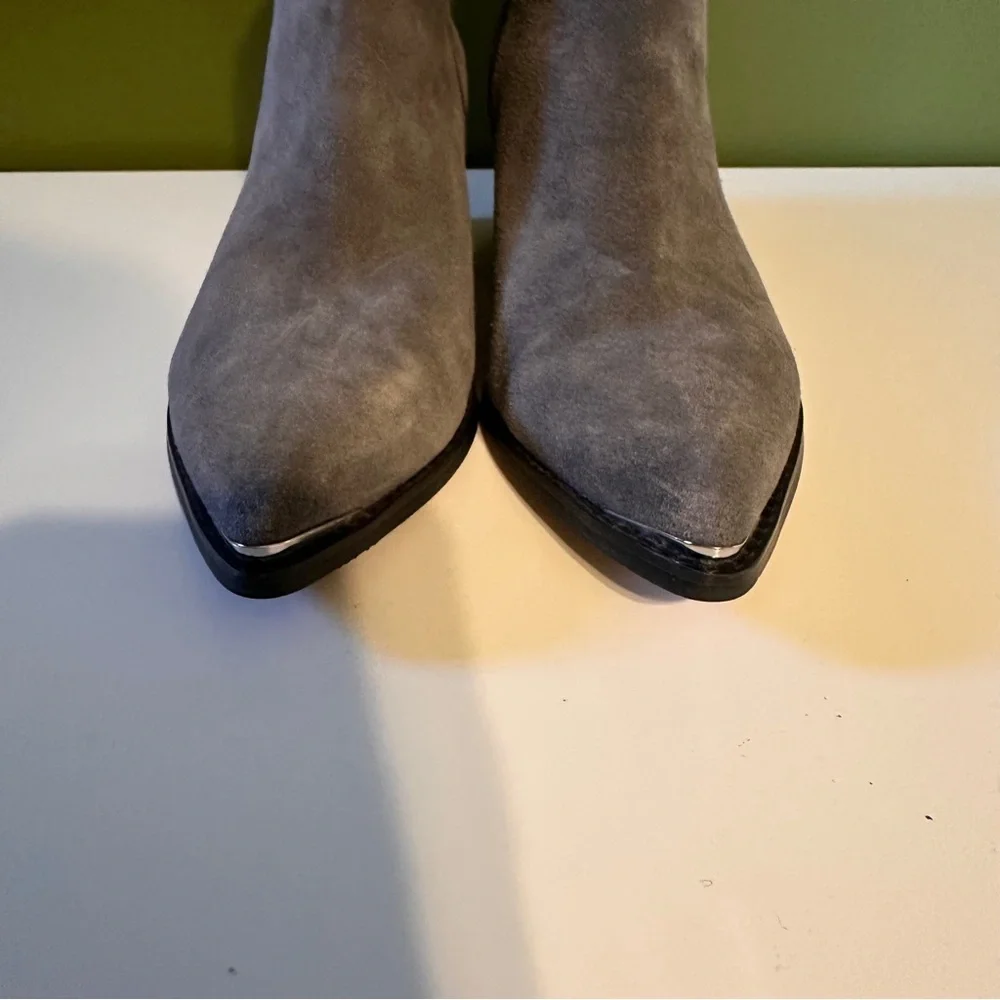Marc Fisher Ulora Gray Suede Ankle Booties Pointed Toe Size 8.5